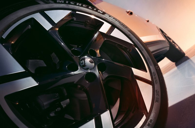 https://www.twall.co.uk/assets/media/grandlandalloywheel.jpeg