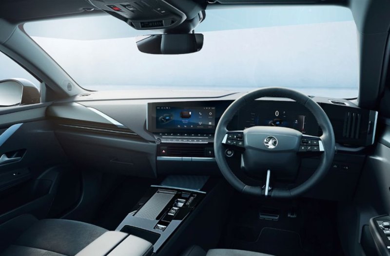Bold and Pure Design https://www.twall.co.uk/assets/media/interioroftheautomaticvauxhallastraelectric.jpeg