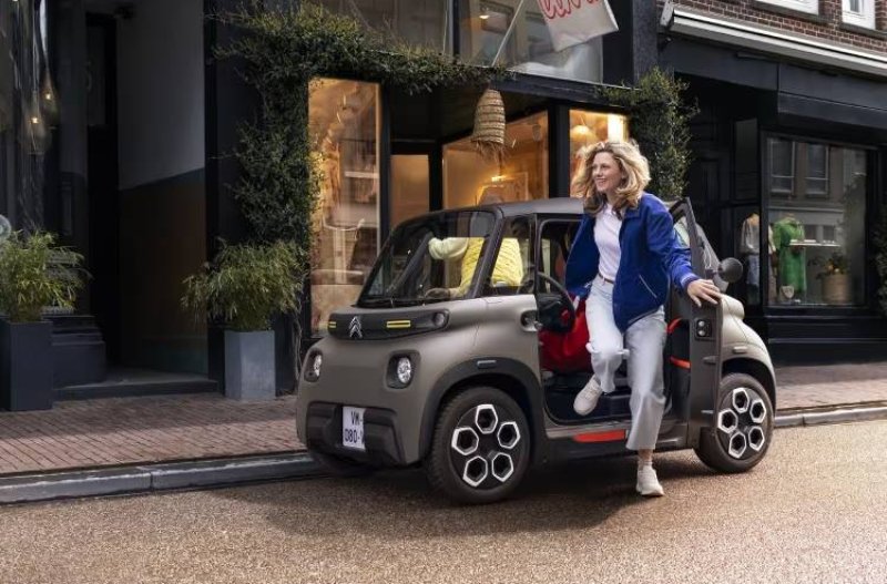 Peace of Mind https://www.twall.co.uk/assets/media/persongettingoutofthecitroenami.jpeg