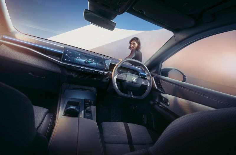 https://www.twall.co.uk/assets/media/vauxhallgrandlandinterior.jpeg