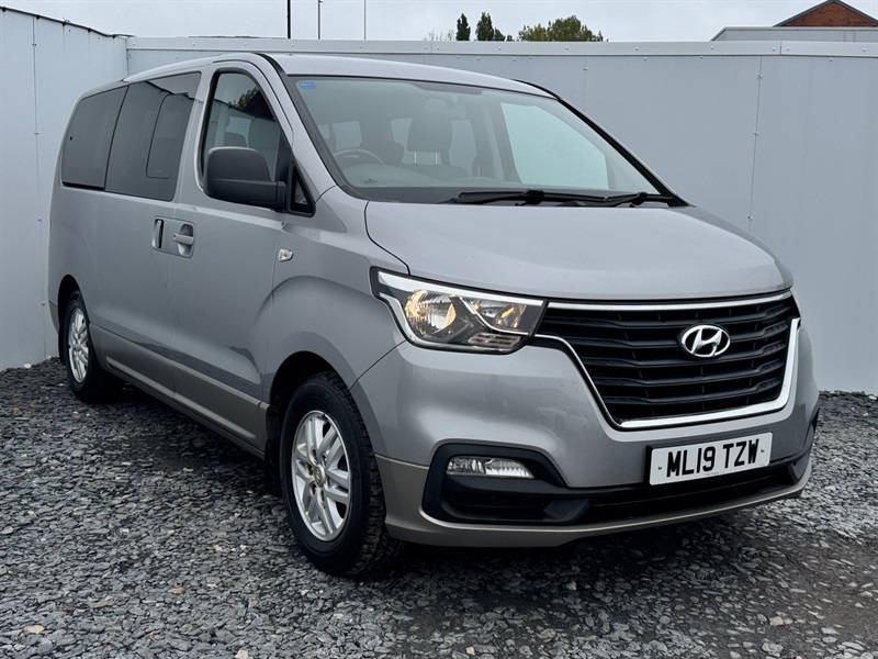 Silver 2019 Hyundai i800 MPV Rear-wheel drive