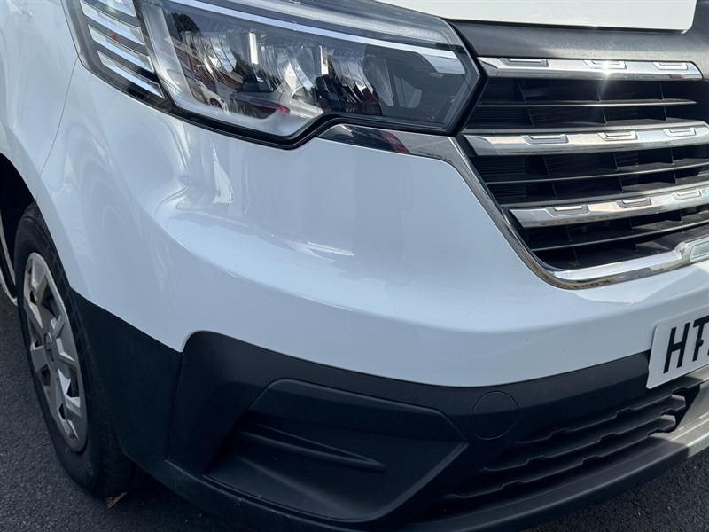2024 RENAULT TRAFIC